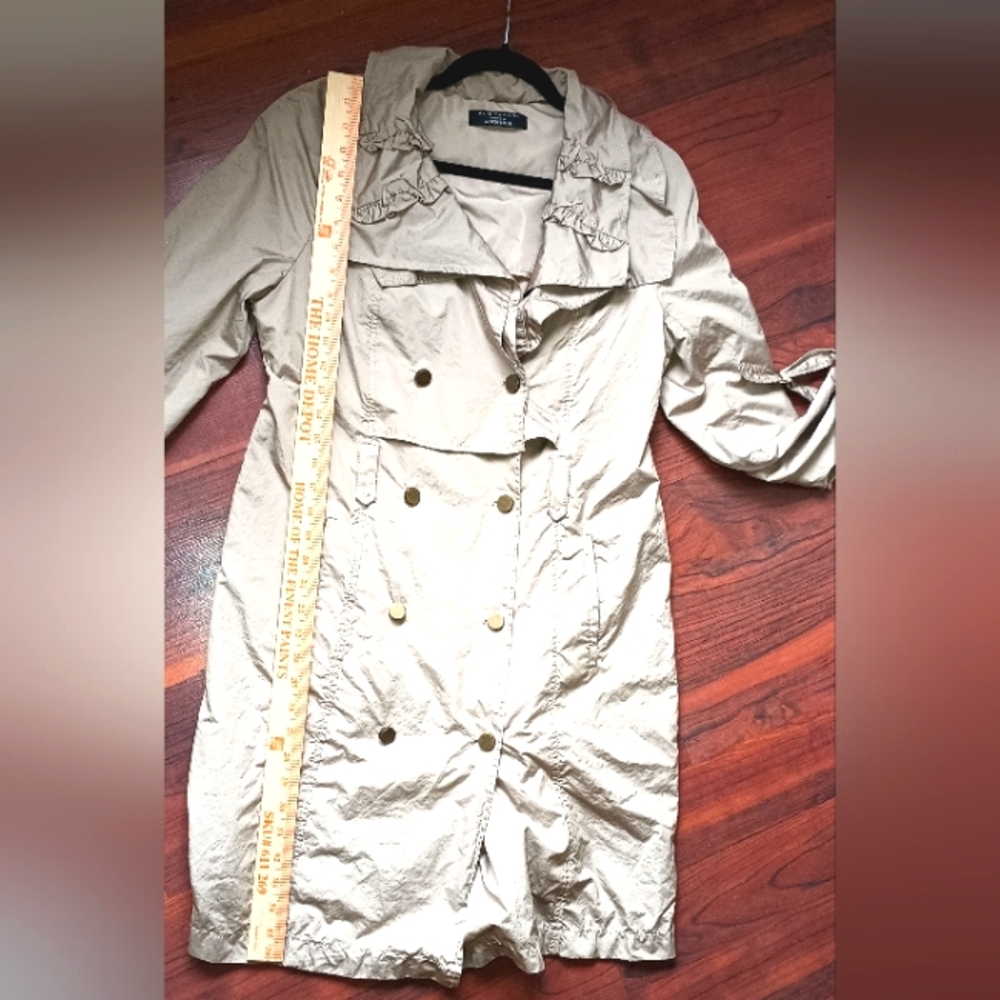 Elie Tahari Nordstrom Jacket/Coat Size M EUC no sash